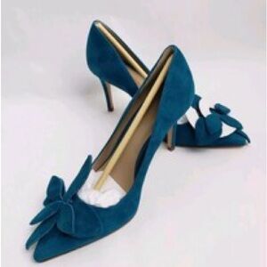 NIB Ann Taylor Blue 3.5’ Heels Suede Elegant Design